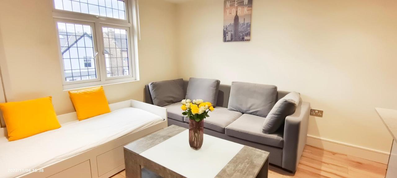 Appartement First Floor Flat 1 Northwood à Londres Extérieur photo